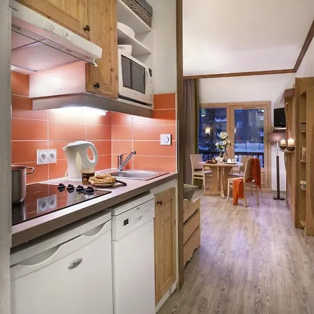 Üdülőközpont Les Chalets De Solaise S4/5p Mez. Val-dʼIsère